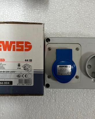 Gewiss GW66004 presa interbl. 2P+T 16A completa