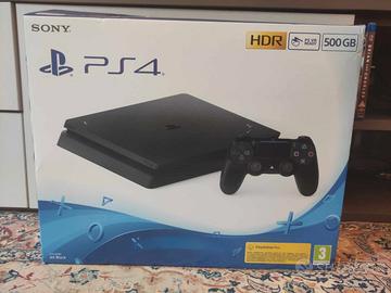 PS4 +custodia 500 GB +2 joystick +2 giochi 125€!!