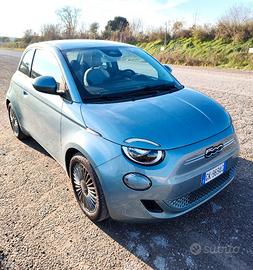 Fiat 500e icon + 42 kW con garanzia fino 12/25