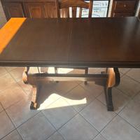 Tavolo in legno allungabile