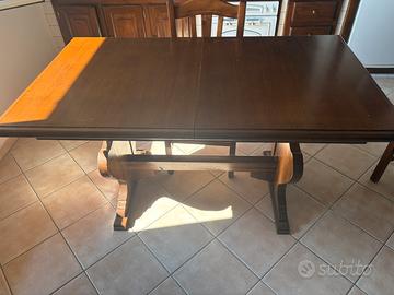 Tavolo in legno allungabile