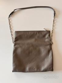 Borsa prada in pelle grigia