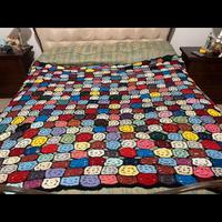 Coperta all' uncinetto multicolore vintage 