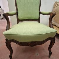 Elegante poltrona vintage stile Luigi XV in legno 