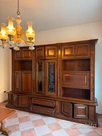 Elegante mobile in legno per soggiorno