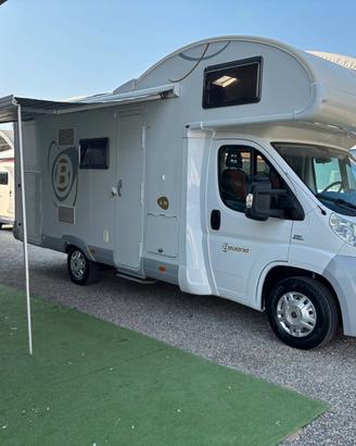 PILOTE BAVARIA A 70 - mansardato con letto matrimo