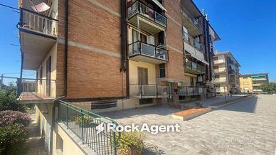 Appartamento di 147 m² con più di 5 locali e box a