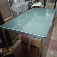 tavolo acciaio e vetro temperato