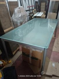 tavolo acciaio e vetro temperato