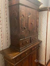 Mobiletto bolognese antico