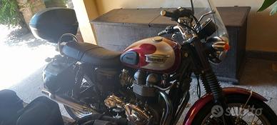 TRIUMPH BONNEVILLE T100
