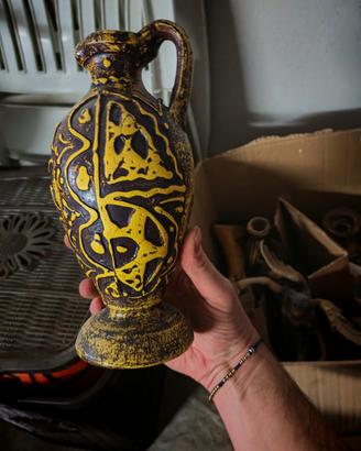 Vasi in arte africana 