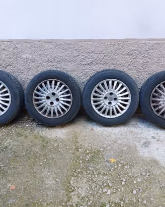 cerchi grande punto in ferro da 15" SOLO CERCHI