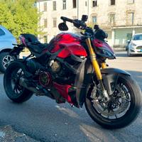 Ducati Streetfighter V4S