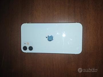 iPhone 11 come nuovo con cover e caricabatterie 