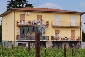 3 LOCALI A ADRO
