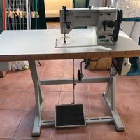Macchina da cucire piana e zig/zag