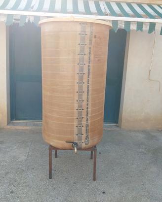 Botte in vetroresina 700 litri per vino
