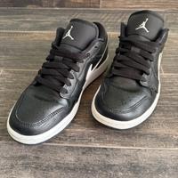 Nike Air Jordan Low 1 - black & white