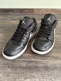 Nike Air Jordan Low 1 - black & white