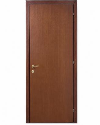 Porta interna marrone effetto legno