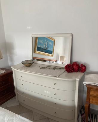 Cassettone bianco