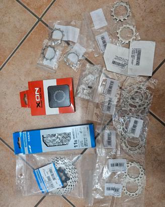 Pignoni Shimano XT M8000 per 11V