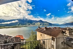 CASETTA INDIPENDENTE CON VISTA LAGO