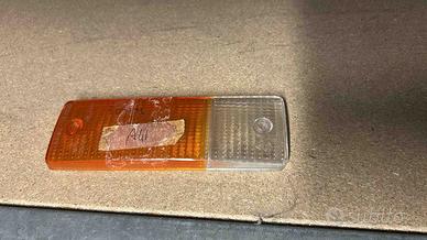 PLASTICA FANALE ANTERIORE LANCIA BETA BERLINA 1° C