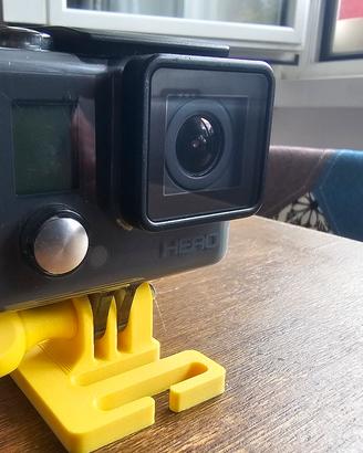 GoPro HERO+ con custodia impermeabile e supporto