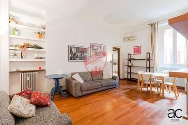 MILANO DARSENA- ELEGANTE E AMPIO BILOCALE CON CUCI