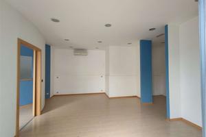 AMPIO LOCALE COMMERCIALE VIA ANGELINI