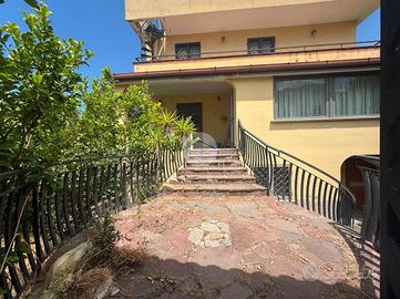 VILLA SINGOLA A GIUGLIANO IN CAMPANIA