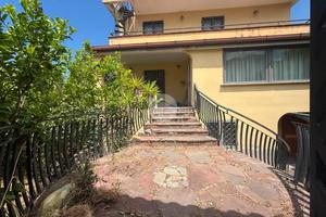 VILLA SINGOLA A GIUGLIANO IN CAMPANIA