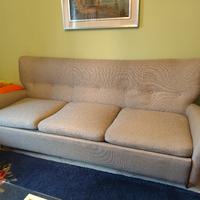 Divano 1955 completamente restaurato