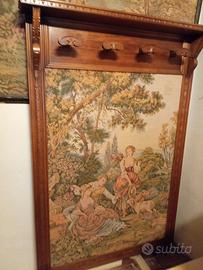 Appendiabiti con arazzo