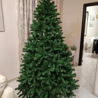 albero di natale  piu luci piu treno