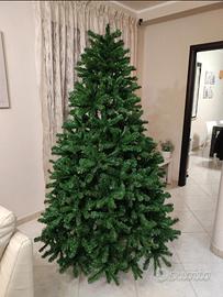 albero di natale  piu luci piu treno