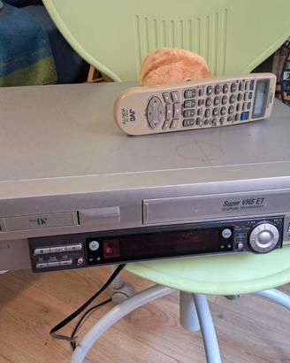 Videoregistratore JVC HR-DVS3 Super VHS -Minidv