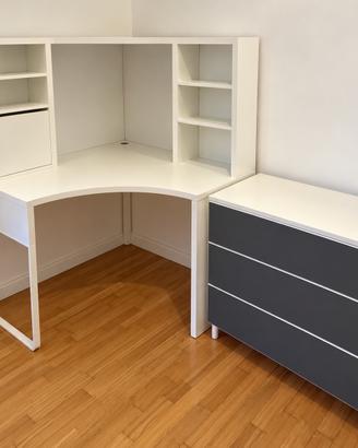 Scrivania angolare IKEA MICKE