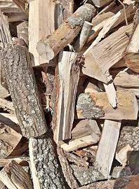 Legna secca pronta da bruciare