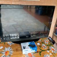 Televisore 32 pollici con decoder esterno