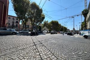 MONOLOCALE A NAPOLI