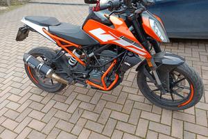 KTM Duke 125