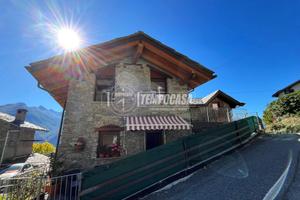 VILLA INDIPENDENTE A QUART