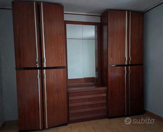 armadio con specchio  e cassettiera