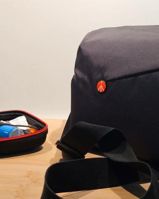  Borsa fotografica Manfrotto + kit pulizia lente