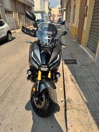 Honda X-ADV 750 2023 - 4.250km - Akrapovic