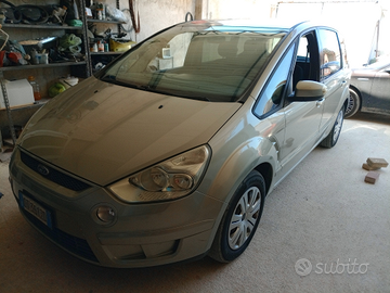 Ford s-max 7 posti da non fare nulla