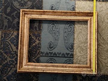 Cornice in legno marmorizzato